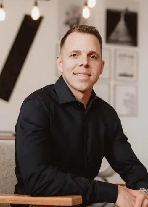 Dominic Zell - Gruender und Immobilienmakler bei Dominic Zell Immobilien